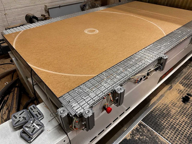 Scm - record 125 n - cnc-bewerkingscentra - 2004 - afbeelding 14 van  22