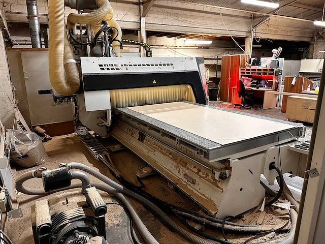 Scm - record 125 n - cnc-bewerkingscentra - 2004 - afbeelding 15 van  22