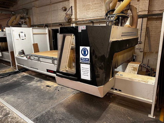 Scm - record 125 n - cnc-bewerkingscentra - 2004 - afbeelding 16 van  22