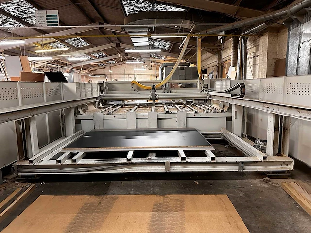 Scm/ gabbiani - galaxy t3 110a - platen opdeelzaagmachine - 2015 - afbeelding 12 van  15