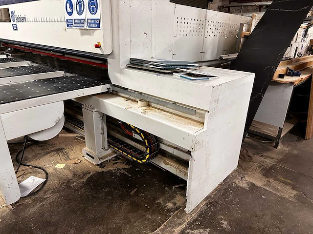 Scm/ gabbiani - galaxy t3 110a - platen opdeelzaagmachine - 2015 - afbeelding 15 van  15