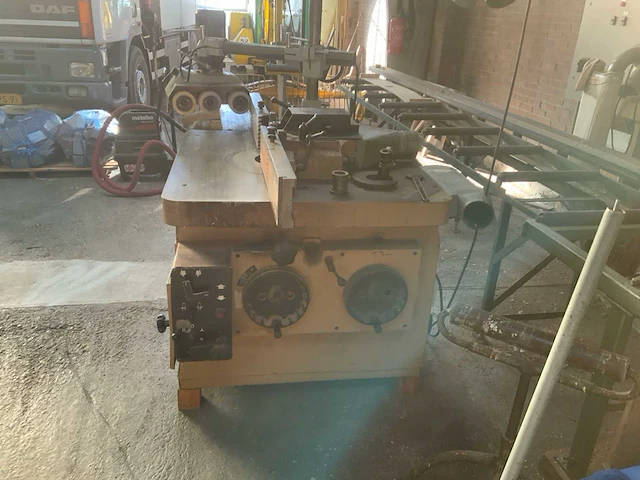Scm t160 tafelfreesmachine - afbeelding 4 van  10