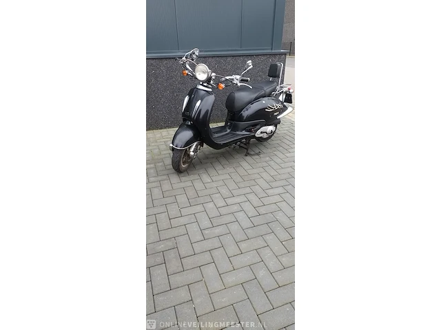 Scooter benzhou, retro, bouwjaar 2007 - afbeelding 2 van  10
