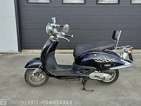 Scooter benzhou, retro, bouwjaar 2007