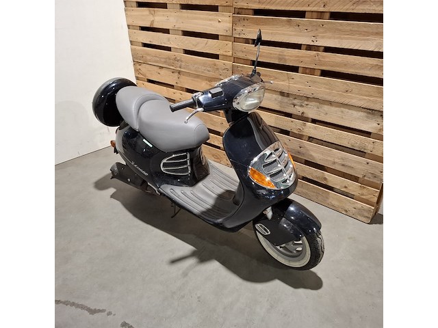 Scooter , malaguti, yesterday - afbeelding 13 van  19