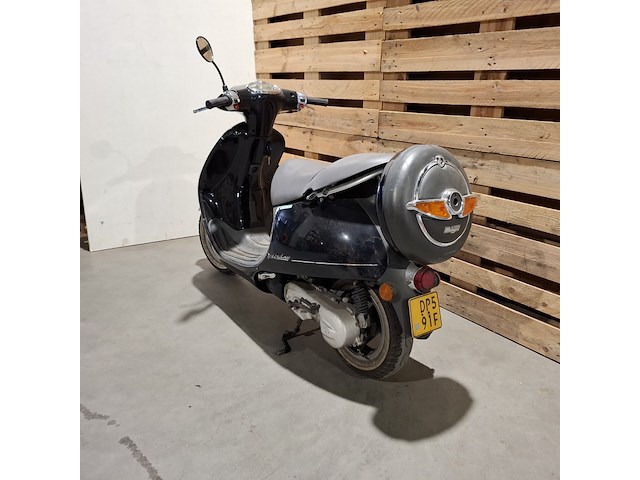 Scooter , malaguti, yesterday - afbeelding 15 van  19