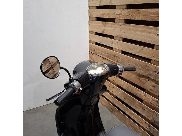 Scooter , malaguti, yesterday - afbeelding 16 van  19