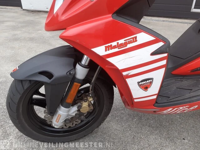 Scooter malagutie, phantom f12r, rood, bouwjaar 2009 - afbeelding 5 van  15