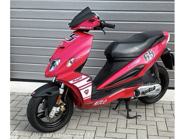 Scooter malagutie, phantom f12r, rood, bouwjaar 2009 - afbeelding 1 van  15
