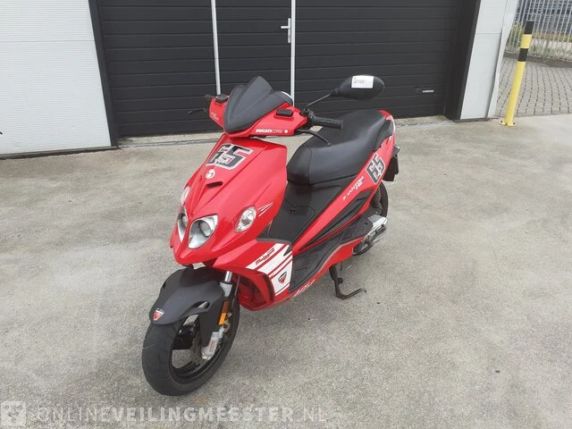 Scooter malagutie, phantom f12r, rood, bouwjaar 2009 - afbeelding 8 van  15
