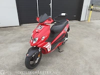 Scooter malagutie, phantom f12r, rood, bouwjaar 2009 - afbeelding 8 van  15