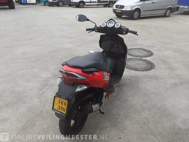 Scooter malagutie, phantom f12r, rood, bouwjaar 2009 - afbeelding 11 van  15