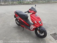 Scooter malagutie, phantom f12r, rood, bouwjaar 2009 - afbeelding 13 van  15