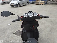 Scooter malagutie, phantom f12r, rood, bouwjaar 2009 - afbeelding 15 van  15