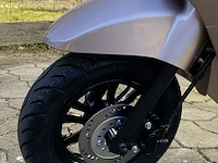 Scooter , marengo, v-line exclusive, champagne, 2025 - afbeelding 3 van  9