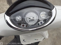Scooter piaggio , fly 4t4v , wit, bouwjaar 2012 - afbeelding 2 van  13