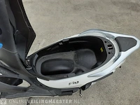 Scooter piaggio , fly 4t4v , wit, bouwjaar 2012 - afbeelding 4 van  13
