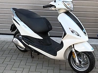Scooter piaggio , fly 4t4v , wit, bouwjaar 2012 - afbeelding 6 van  13