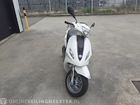 Scooter piaggio , fly 4t4v , wit, bouwjaar 2012 - afbeelding 13 van  13