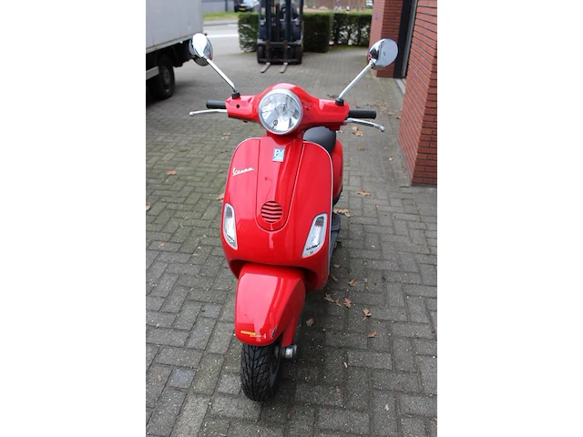 Scooter vespa piaggio c38 met kenteken fs-936-k. datum eerste toelating 29-05-2008. - afbeelding 2 van  8