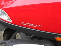 Scooter vespa piaggio c38 met kenteken fs-936-k. datum eerste toelating 29-05-2008. - afbeelding 6 van  8