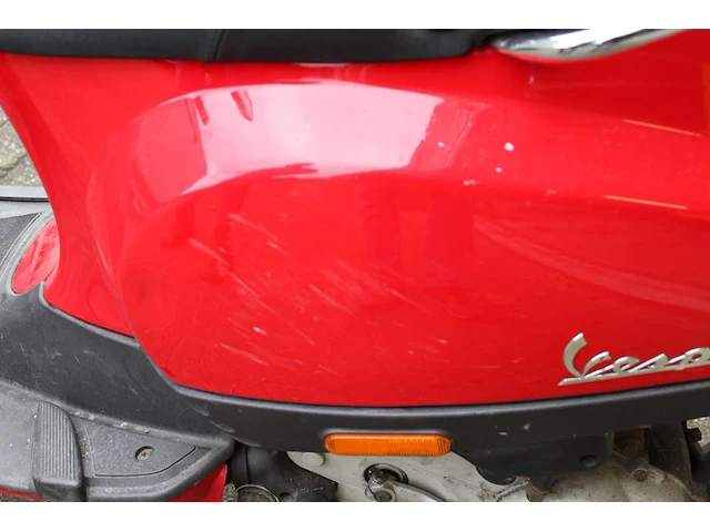 Scooter vespa piaggio c38 met kenteken fs-936-k. datum eerste toelating 29-05-2008. - afbeelding 8 van  8