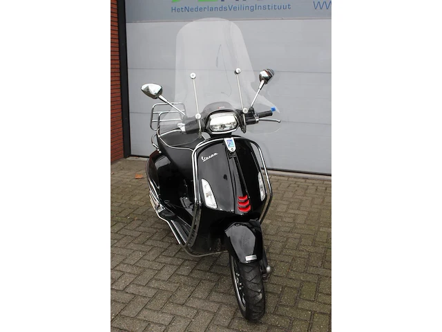 Scooter vespa piaggio sprint met kenteken fbh-25-h. datum eerste toelating 05-08-2020. - afbeelding 2 van  8