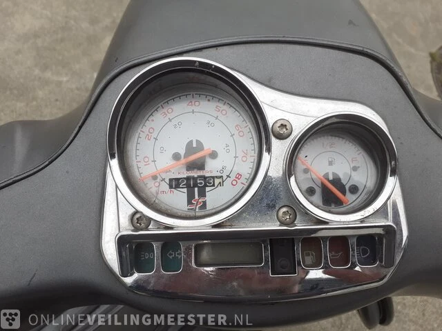 Scooter vespa s50, s50, zwart, bouwjaar 2011 - afbeelding 2 van  13