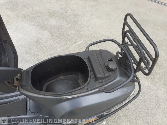 Scooter vespa s50, s50, zwart, bouwjaar 2011 - afbeelding 3 van  13