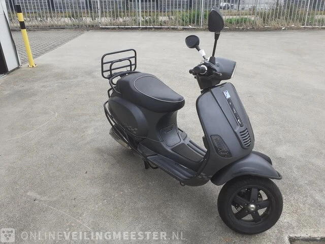 Scooter vespa s50, s50, zwart, bouwjaar 2011 - afbeelding 10 van  13