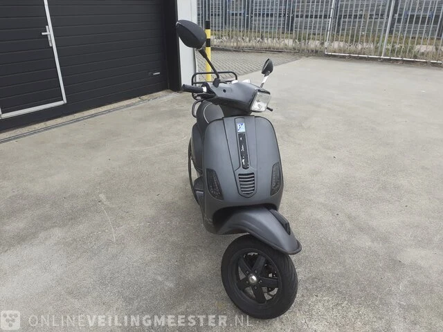 Scooter vespa s50, s50, zwart, bouwjaar 2011 - afbeelding 11 van  13