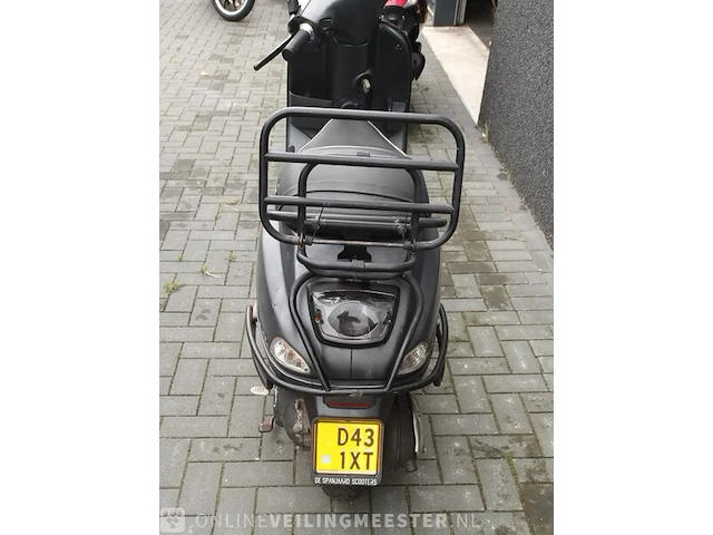 Scooter vespa s50, s50, zwart, bouwjaar 2011 - afbeelding 12 van  13