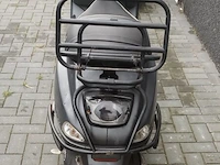 Scooter vespa s50, s50, zwart, bouwjaar 2011 - afbeelding 12 van  13