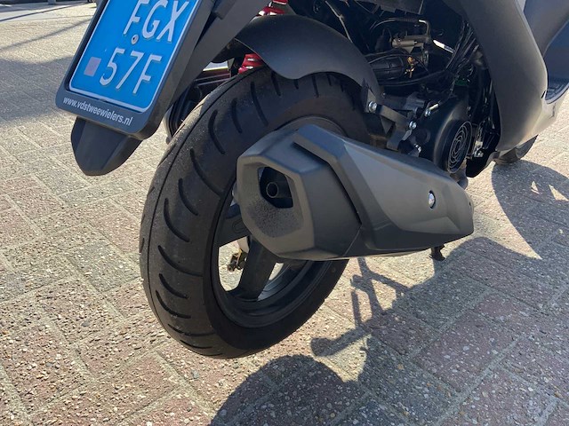 Scooter - afbeelding 2 van  11