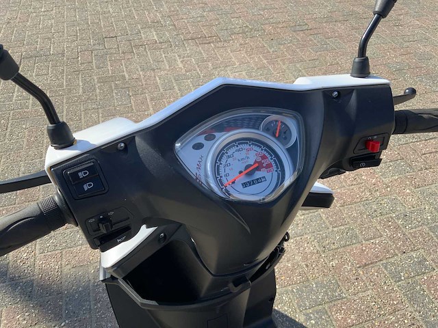Scooter - afbeelding 7 van  11