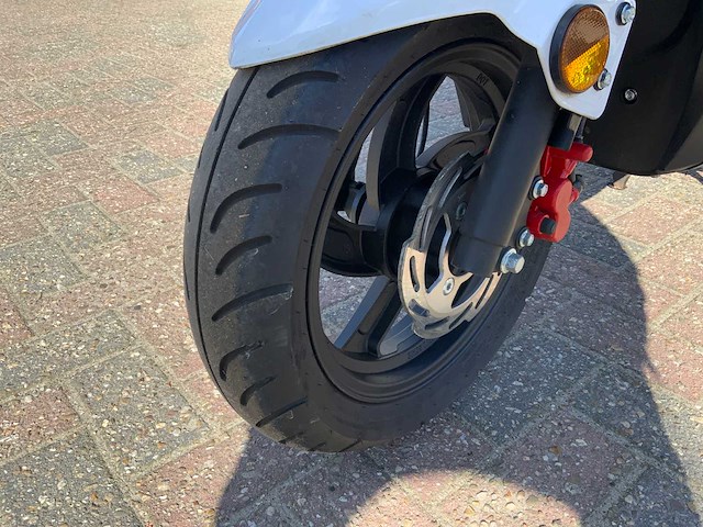Scooter - afbeelding 10 van  11