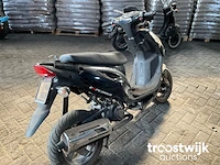 Scooter - afbeelding 4 van  8