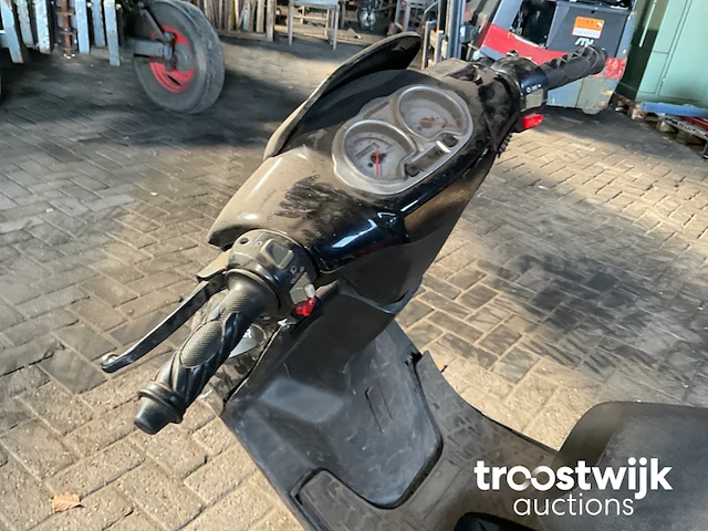 Scooter - afbeelding 8 van  8