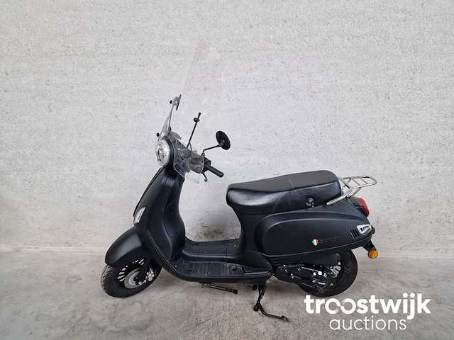 Scooter - afbeelding 1 van  6