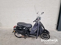 Scooter - afbeelding 1 van  6