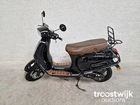 Scooter - afbeelding 1 van  6