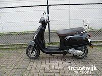 Scooter - afbeelding 1 van  9