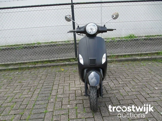 Scooter - afbeelding 3 van  9