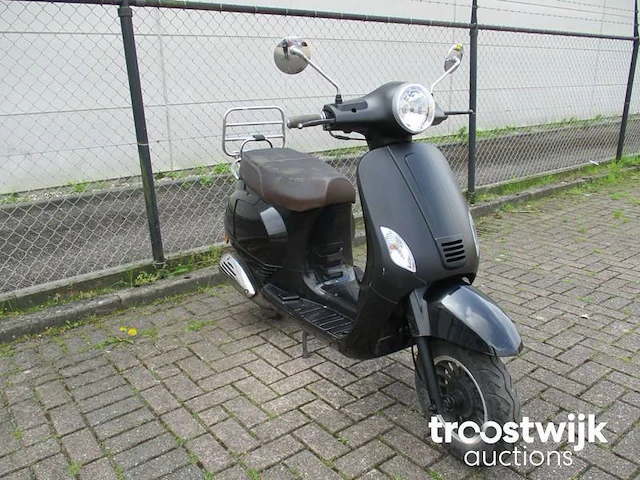 Scooter - afbeelding 4 van  9