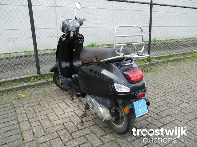 Scooter - afbeelding 8 van  9