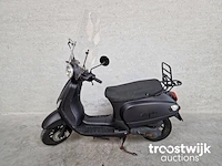 Scooter - afbeelding 1 van  6