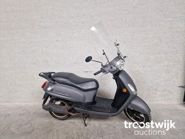 Scooter - afbeelding 1 van  6