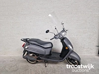 Scooter - afbeelding 1 van  6