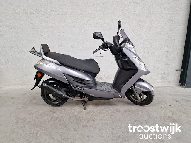 Scooter - afbeelding 2 van  6