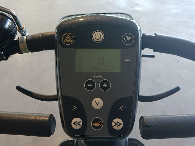 Scootmobiel, mezzo - afbeelding 10 van  27
